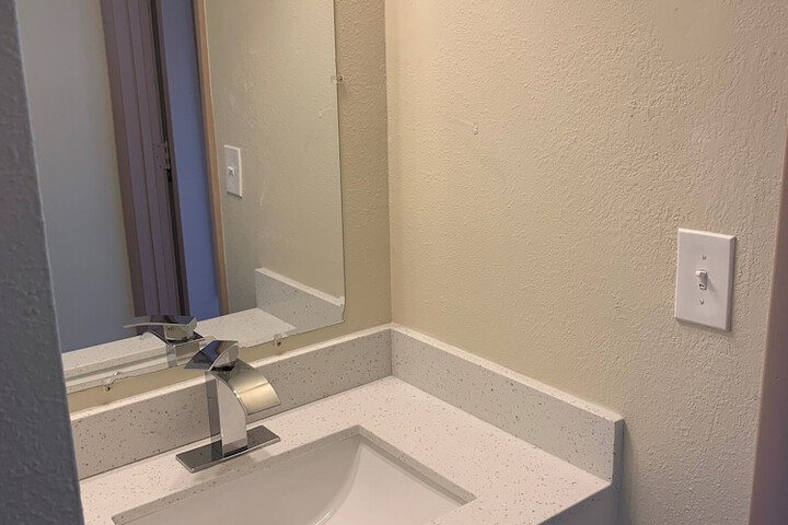 Room 25 of 38
