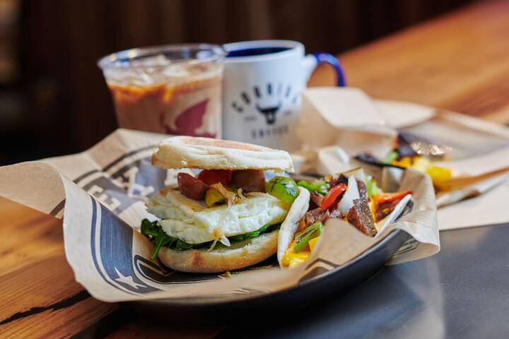 Breakfast/Coffee Service 101 of 135