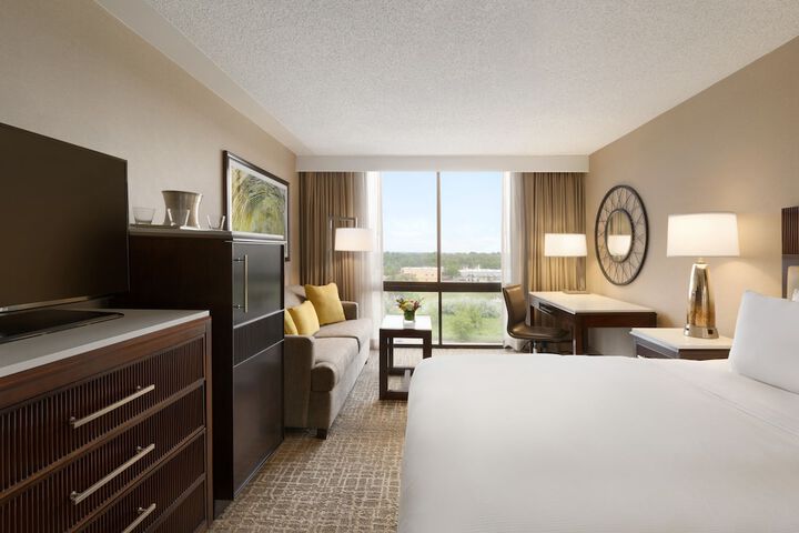 Room 33 of 62