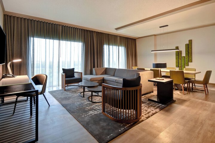 Room 51 of 103