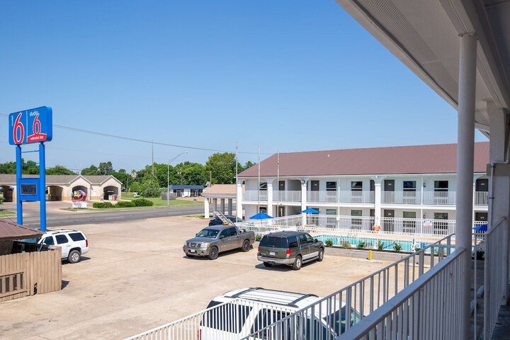 Motel 6 Bryan TX - University Area