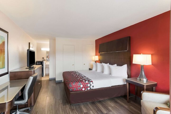 Room 21 of 27