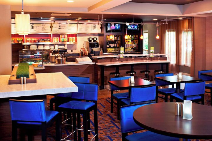 Courtyard by Marriott Cleveland Airport North