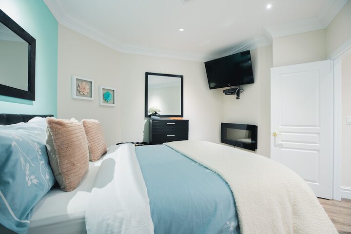 Room 32 of 55