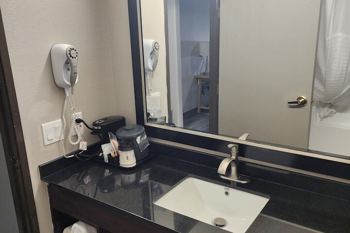 Room 60 of 143