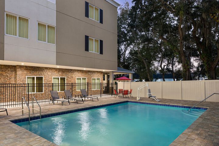 Pool 9 of 37