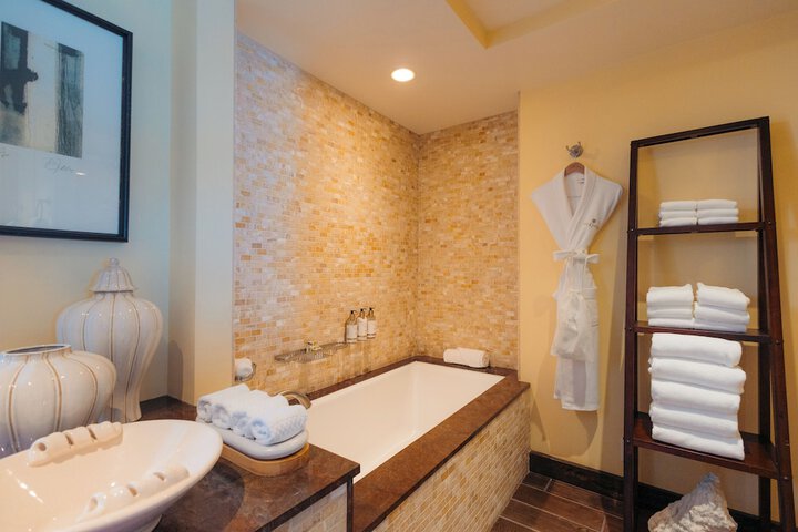 The Kahala Hotel & Resort