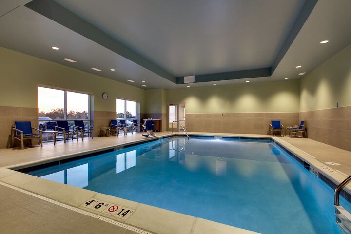 Holiday Inn Express & Suites Findlay North by IHG