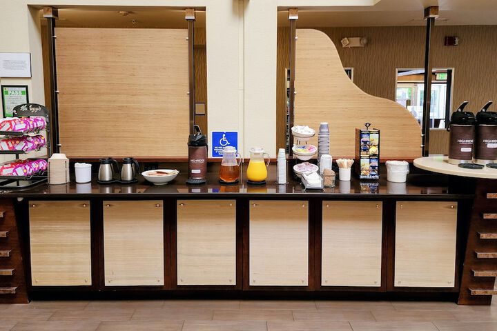 Country Inn & Suites by Radisson San Carlos, CA