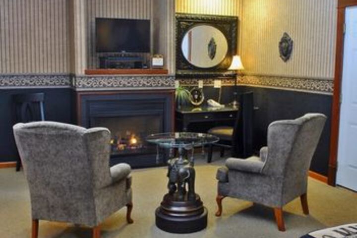 Arbor Hill Inn