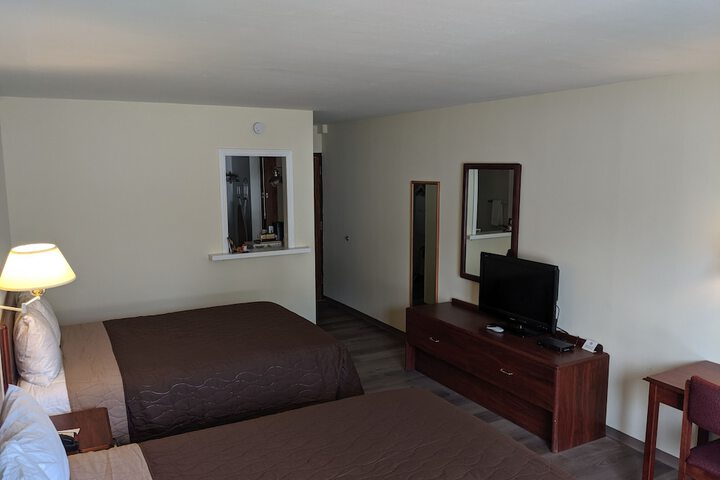 Room 8 of 14