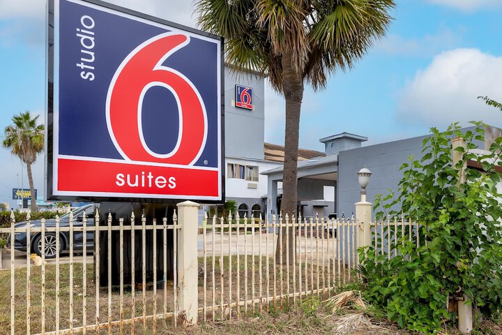 Studio 6 Suites – Pasadena TX