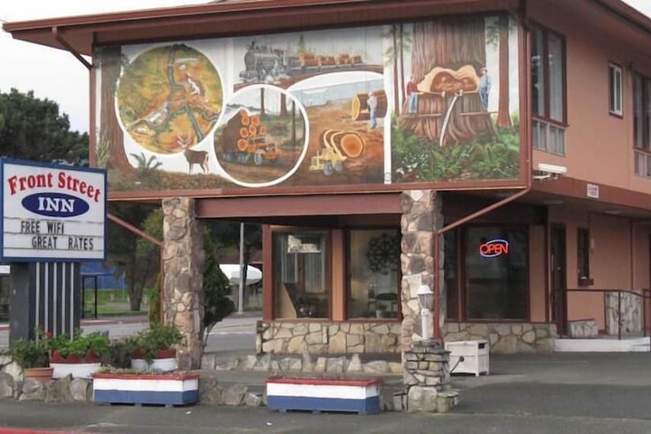 Front Street Inn