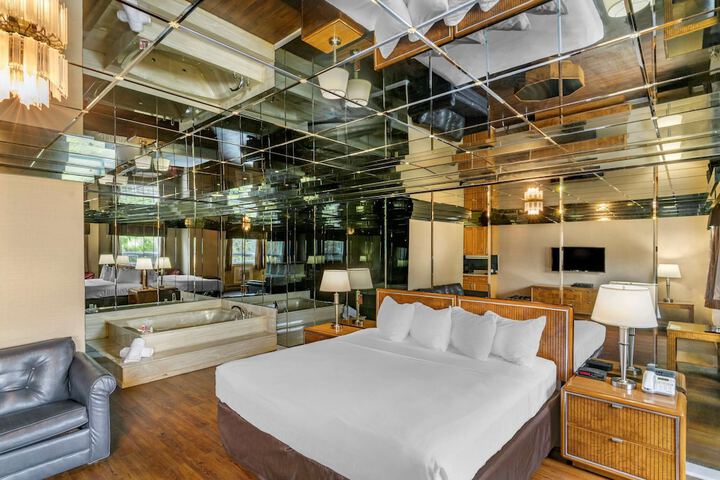 Econo Lodge Montreal-Brossard