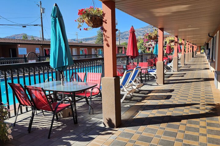 Sahara Courtyard Inn