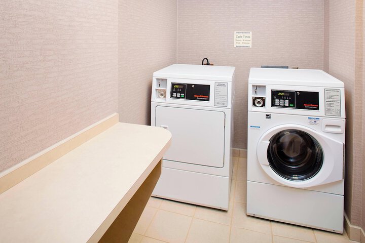 Courtyard by Marriott Roanoke Airport