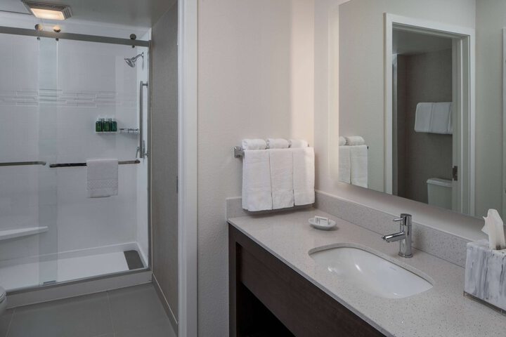 Sonesta ES Suites Fairfax Fair Lakes