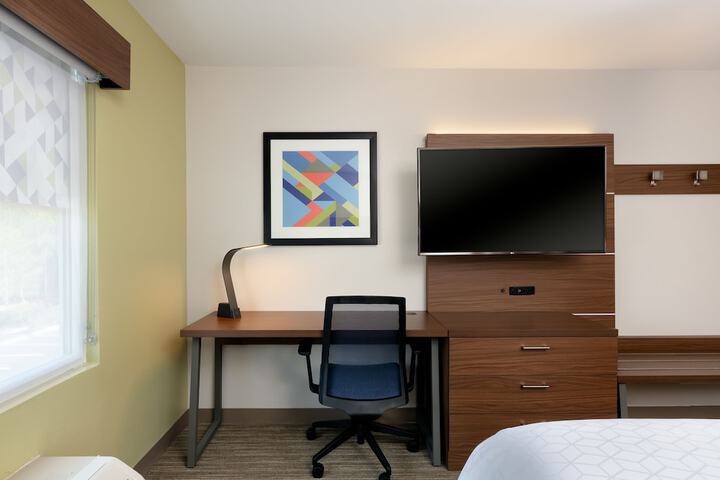 Room 19 of 38