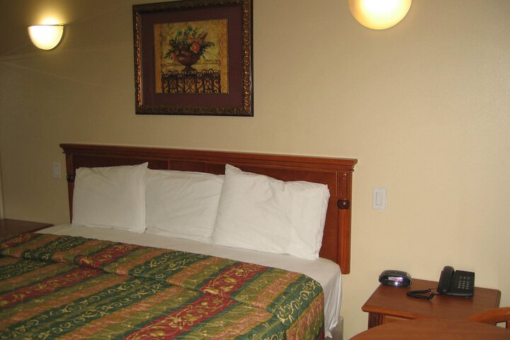 Room 30 of 34