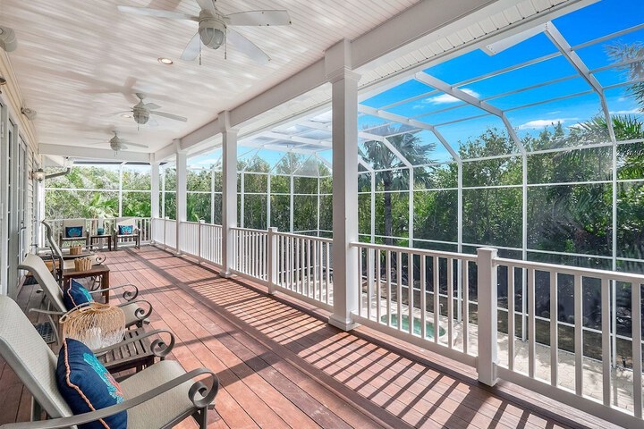 The Palm and Shell Captiva Island Private Luxury Home With Pool hot tub and Beach Access