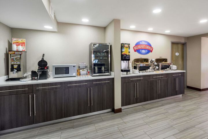 Baymont by Wyndham Clarksville