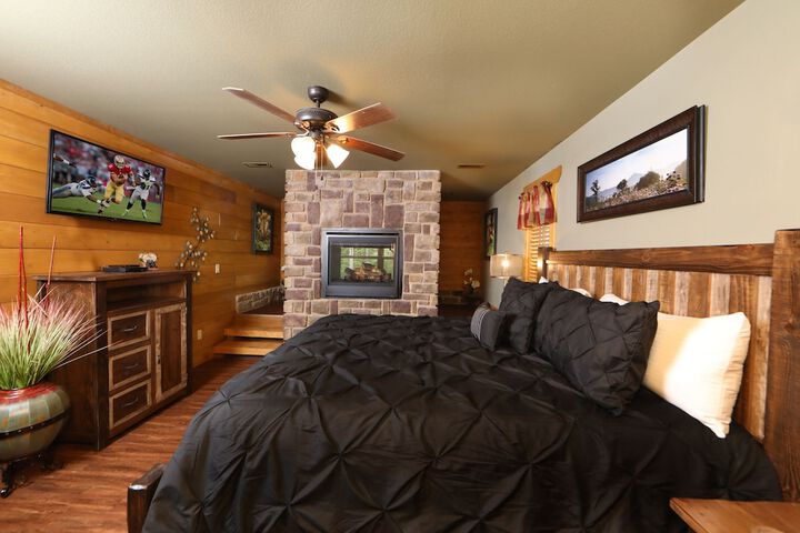 Room 52 of 75