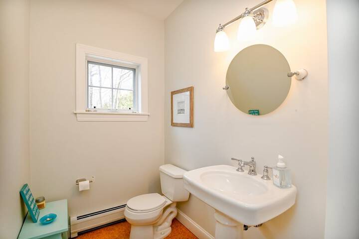 Stunning 5 Bdr Walk to York Harbor Beach!