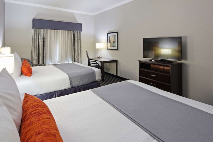 Room 9 of 26