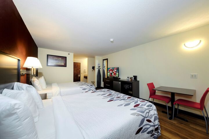 Room 25 of 33