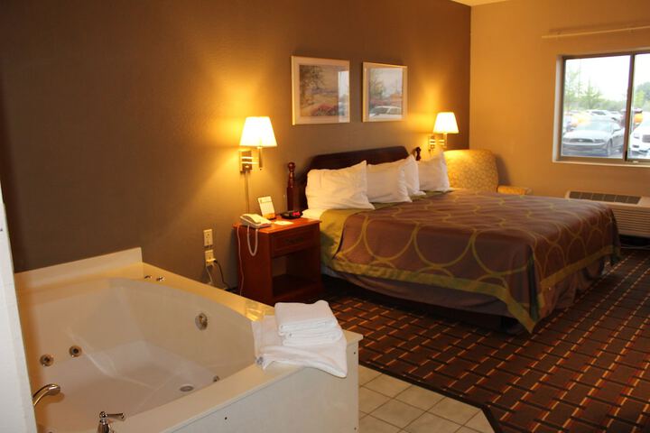 Room 16 of 27
