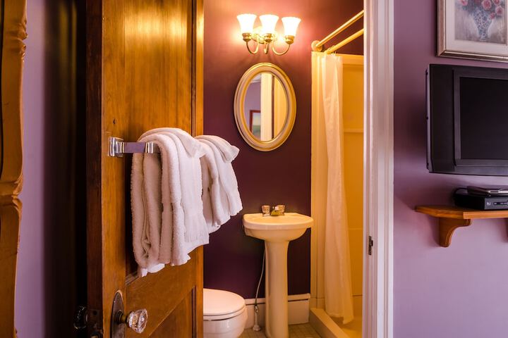 Carisbrooke Inn