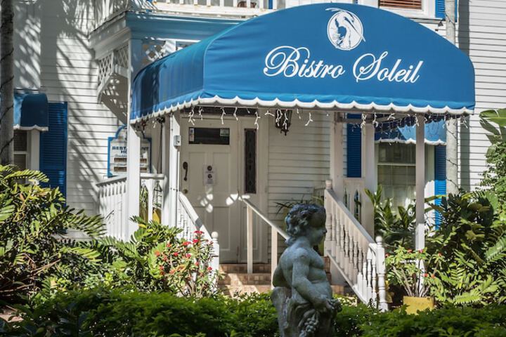 Olde Marco Island Inn and Suites