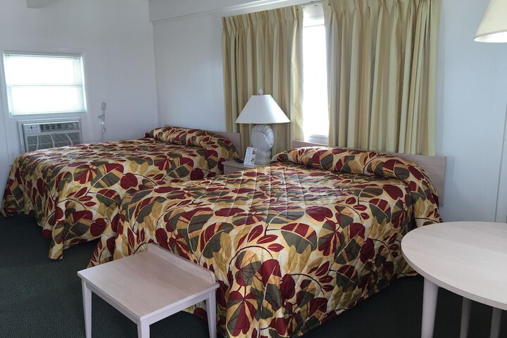 Room 12 of 32