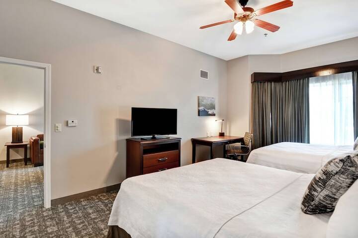 Room 33 of 60
