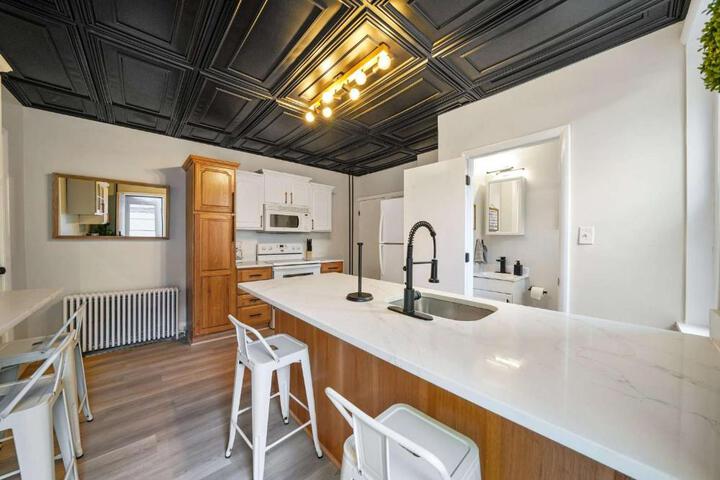 CONSHOHOCKEN: Quality & Location
