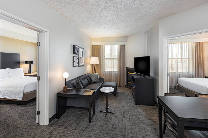 Room 11 of 21