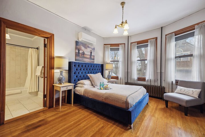 Room 32 of 48