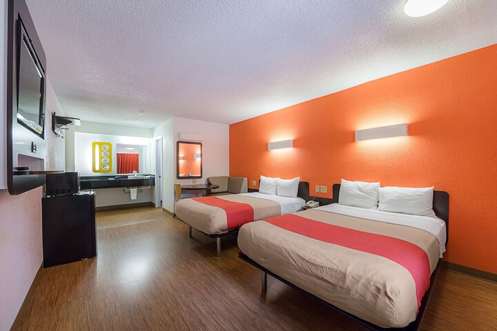 Room 12 of 46