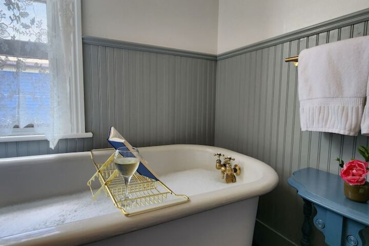 Room 10 of 50