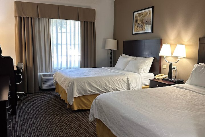 Room 34 of 47