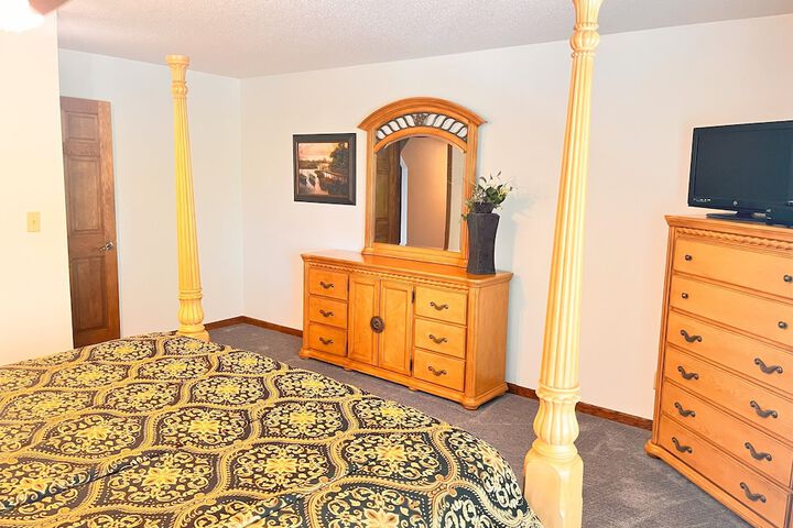 Horseshoe Bay Lodge