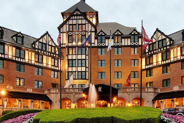 Hotel Roanoke & Conference Center Curio Collection by Hilton
