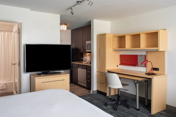 Room 13 of 26