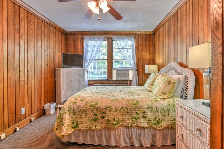 Room 27 of 48