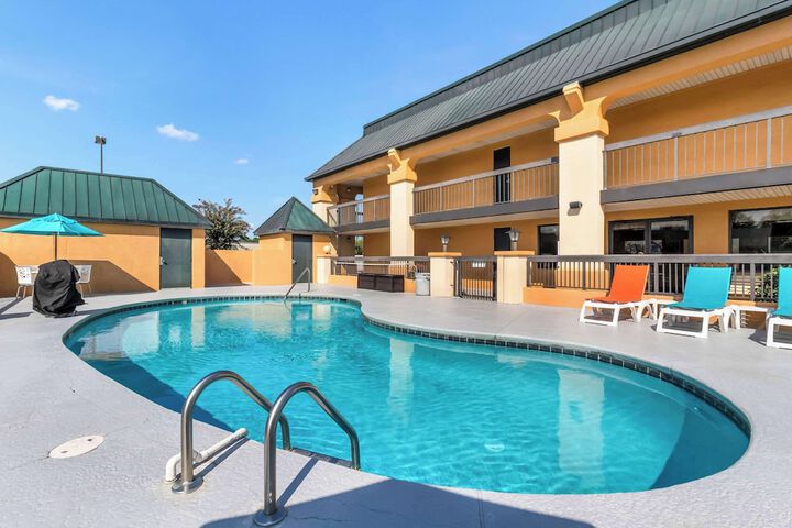 Pool 4 of 42