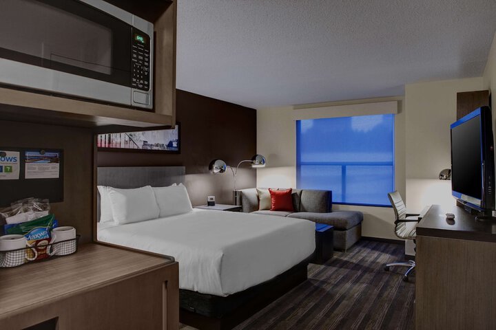 Room 48 of 63