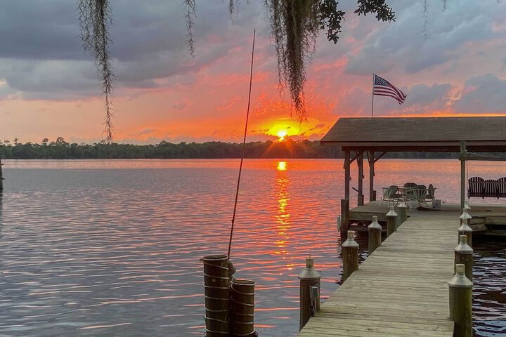 Picturesque Retreat on St. Johns River + Docks