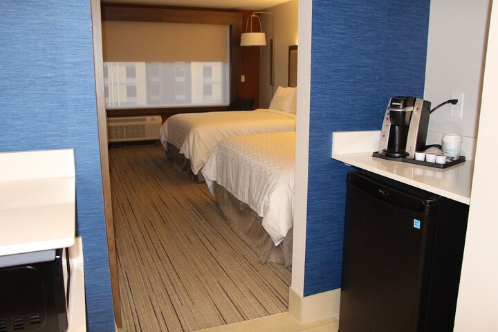 Room 112 of 148