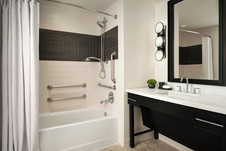 Loews Chicago Hotel
