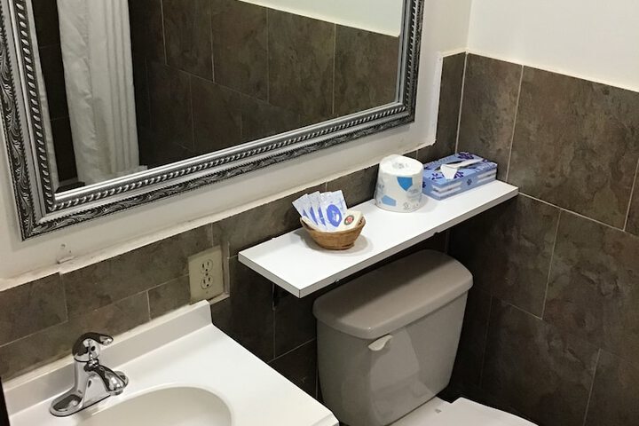 Room 13 of 38